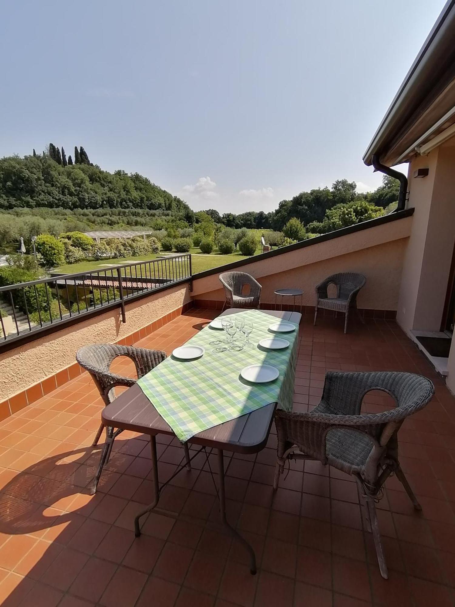 Casa Ghirlanda Con Piscina E Campo Da Tennis Lazise Exterior foto